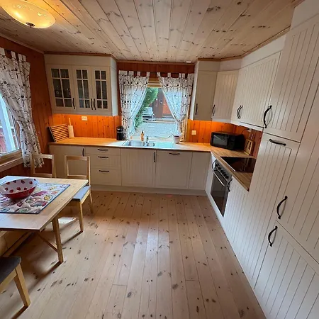 By Lenefjorden, Boat And Bed Linen Included Holiday home