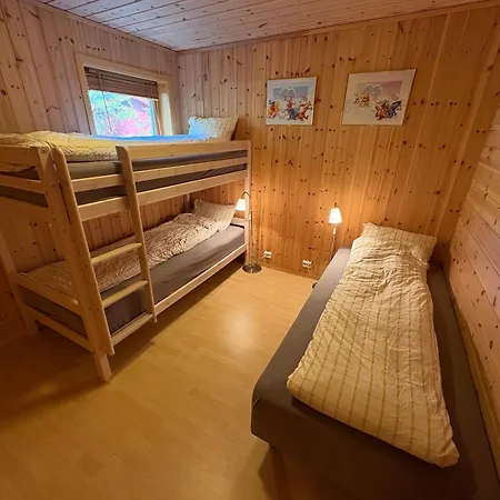 Holiday home By Lenefjorden, Boat And Bed Linen Included Lyngdal